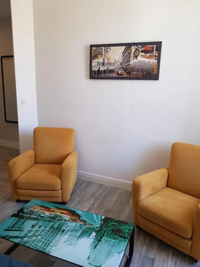 Appart Hotel Sathonay Rillieux Lyon 2*, Sathonay-Camp Francia