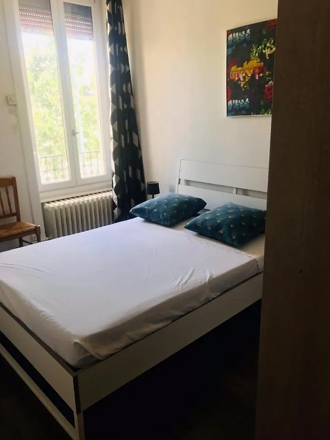 Appart Hotel Sathonay Rillieux Lyon 2*, Sathonay-Camp